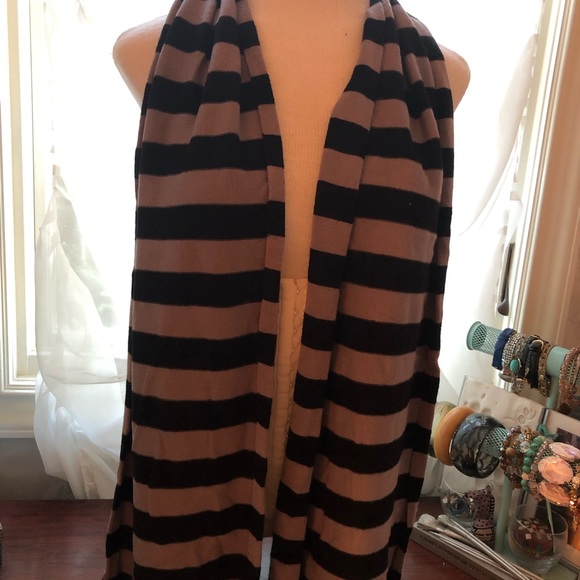 Scarf - Picture 4 of 5